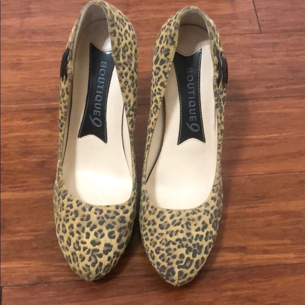 BOUTIQUE NINE CHEETAH PUMPS 6.5M